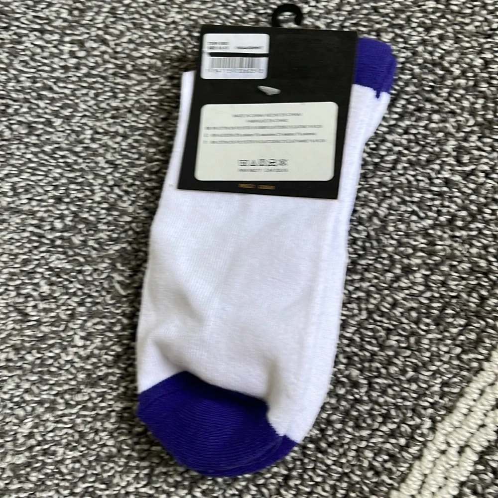 VANS “Off The Wall” Men’s socks 
NWT - Picture 14 of 16